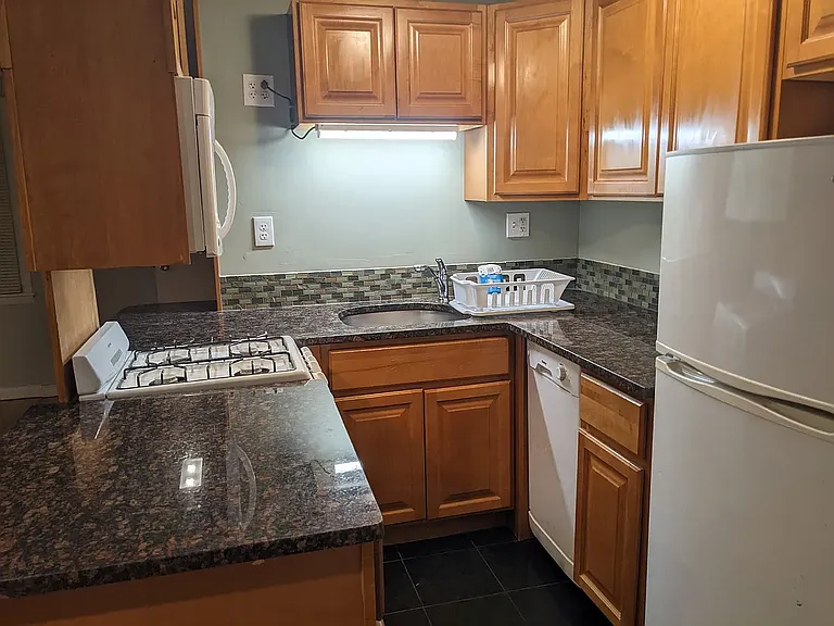 35 Park Avenue Ct #2 — Photo 8