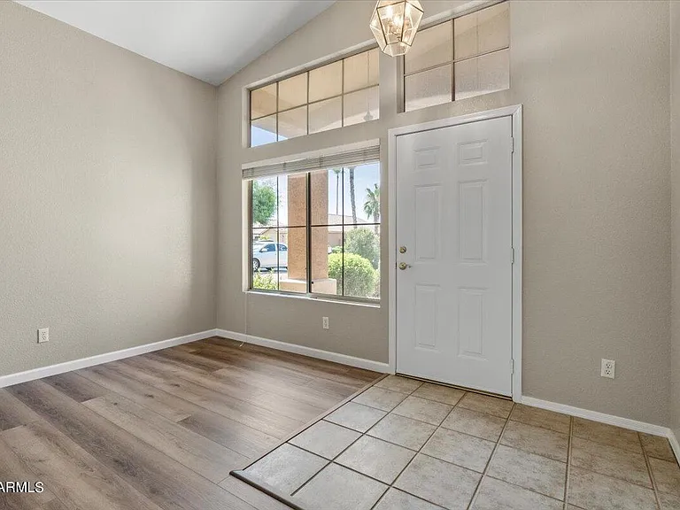 312 E Mesquite St — Photo 4