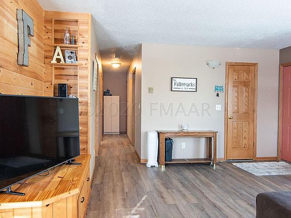 3rd image of 509 3rd Ave NW