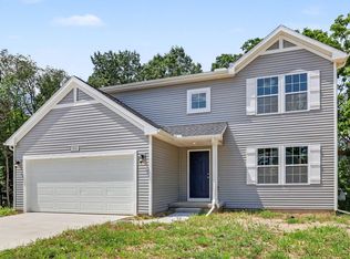 1005 Cedarwood Dr, Greenville, MI 48838