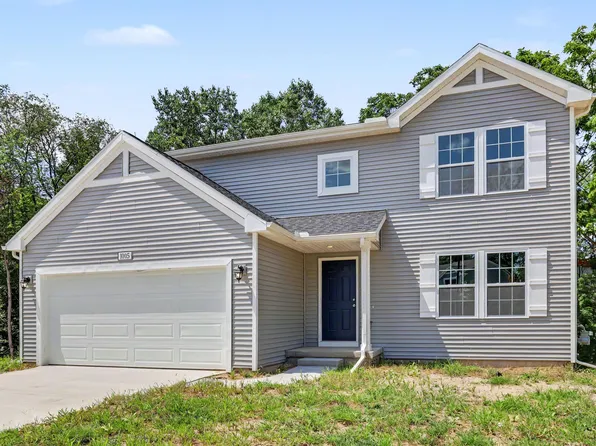1005 Cedarwood Dr, Greenville, MI 48838