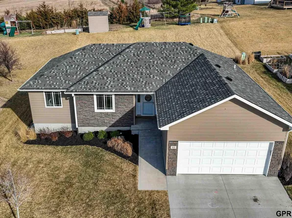 910 Fairway Ct, Crete, NE 68333