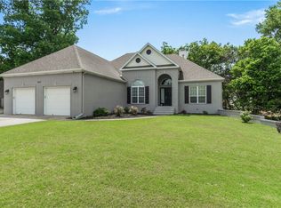 107 Fox Glove Ln, Bentonville, AR 72712