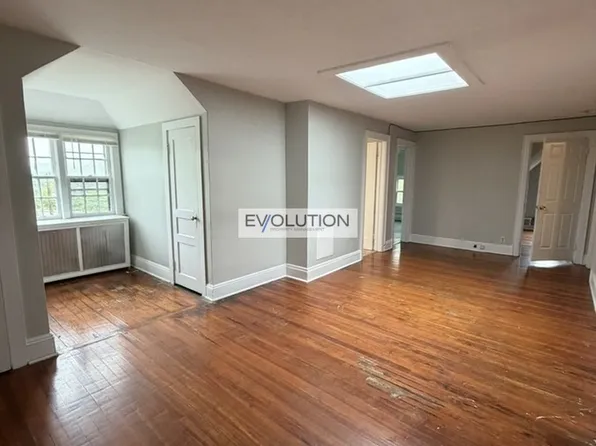 130 Bradley Ave, Meriden, CT