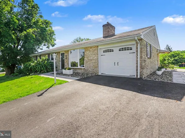 13 Ewell Dr, East Berlin, PA 17316