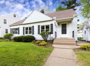 2720 13th Ave, Moline, IL 61265
