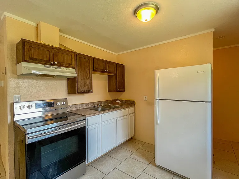 523 Wager Ave — Photo 4