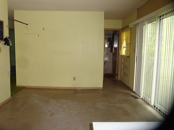 3rd image of 1101 Westwood Dr