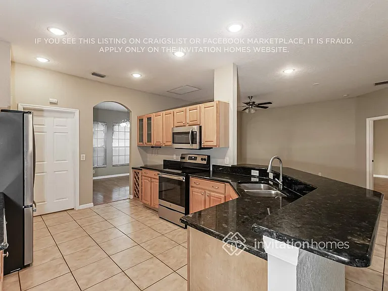 1613 Loriana St — Photo 7
