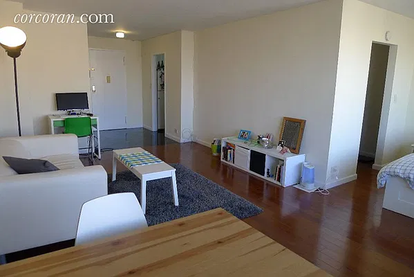 Rented by Corcoran | media 27