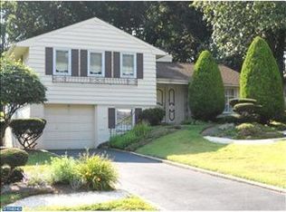 8215 Aspen Way, Elkins Park, PA 19027