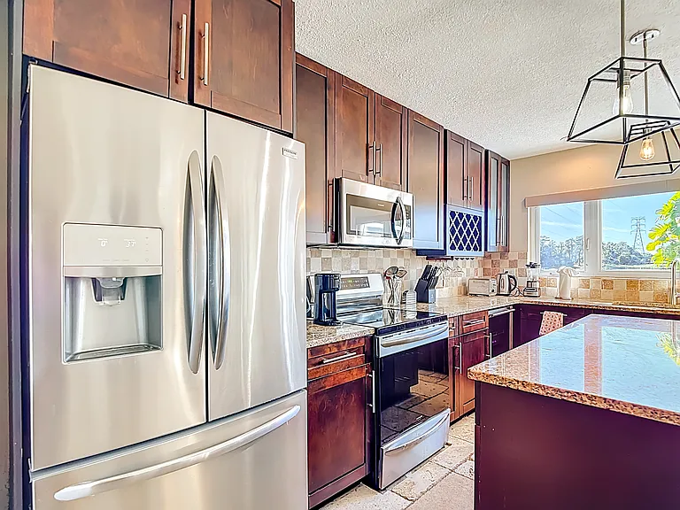17208 Orangewood Dr — Photo 16