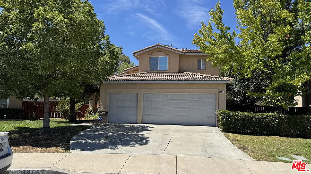 4 bed, 4.0 bath, 2067 sqft, $4,000 — Photo 1