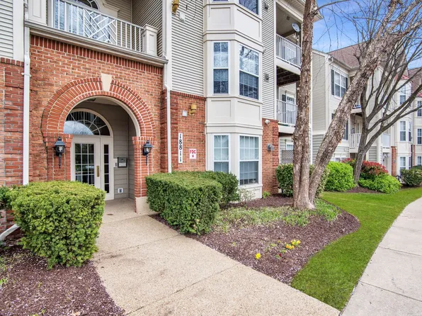 18811 Sparkling Water Dr #5201, Germantown, MD 20874