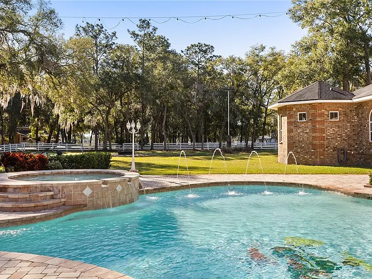 1501 Lake Markham Rd — Photo 53