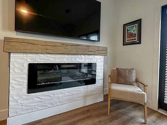 4th image of 206 Town Center Dr #21