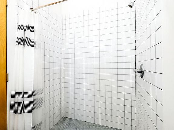 5th image of 455 Rogers Ave #D