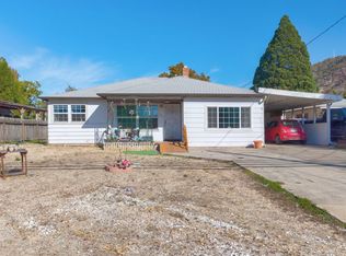 1146 NE D St, Grants Pass, OR 97526