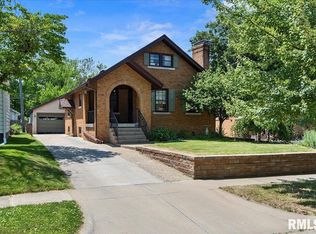 2137 N 6th St, Springfield, IL 62702