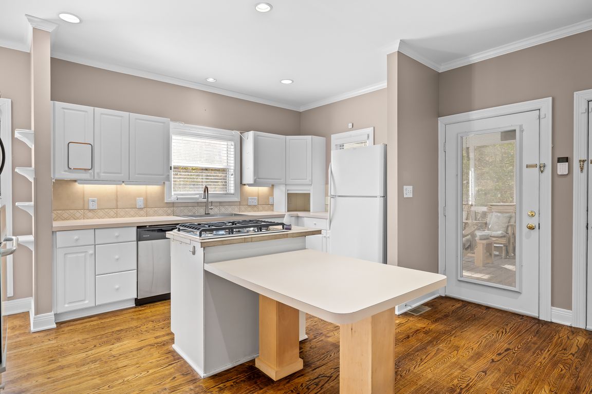 next background image