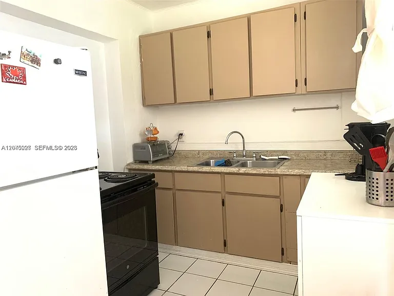 2131 Arthur St — Photo 5