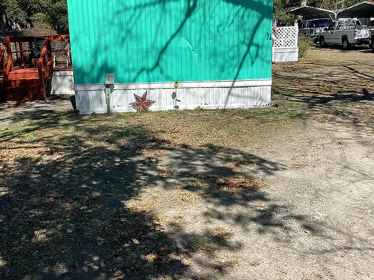 670 Belair Ave — Photo 2