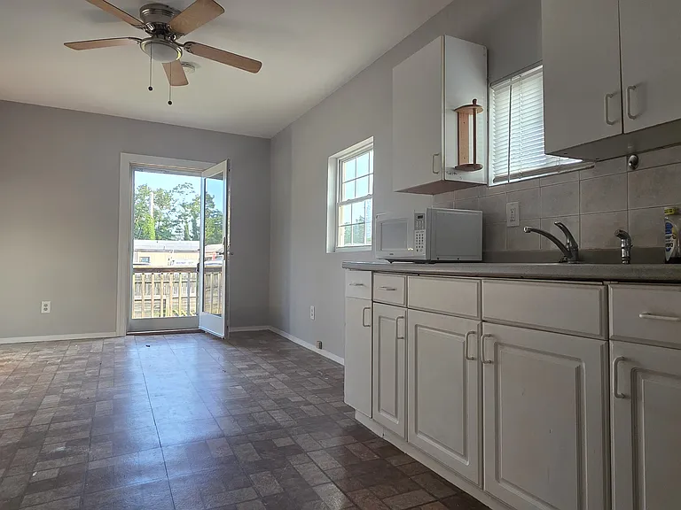 50-56 Bayville Ave #5 — Photo 1