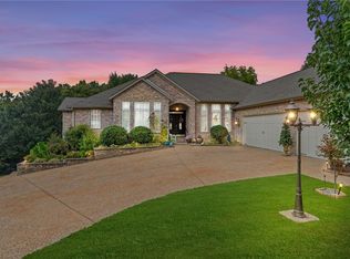 16 Berrydale Ln, Bella Vista, AR 72715
