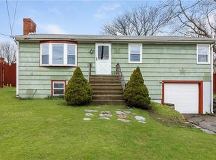86 Norseman Dr, Portsmouth, RI 02871
