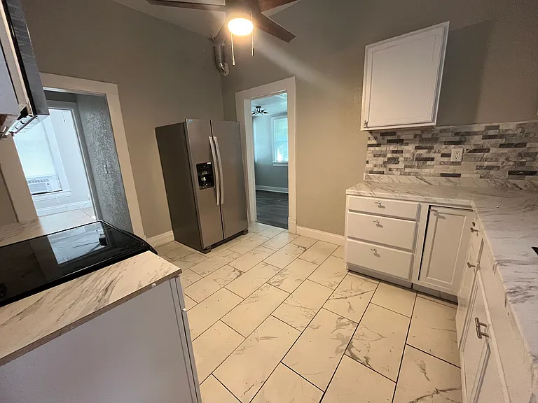 216 S Prospect Ave — Photo 11
