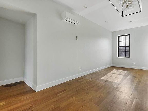 3rd image of 238 Boerum St #2L