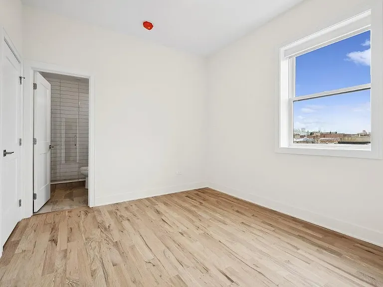 3615 N Wilton Ave #PENTHOUSE — Photo 22