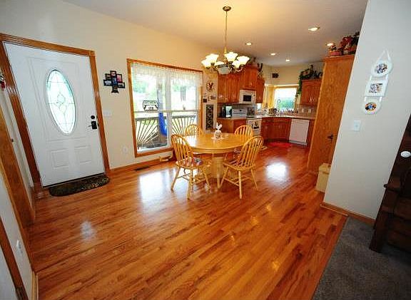 3rd image of 803 Pawnee Dr