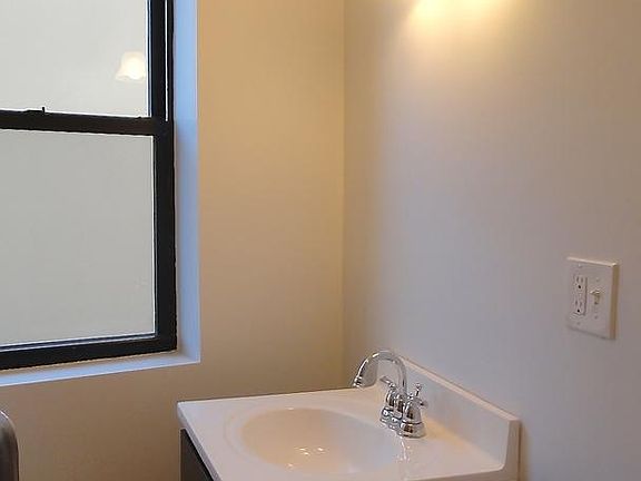 5th image of 1650 W North Shore Ave