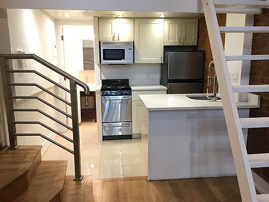 Rented by Sky Management | media 75