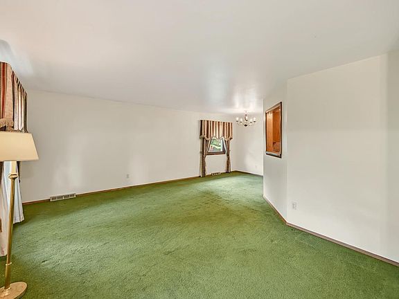 4th image of 3319 W Woodward DRIVE