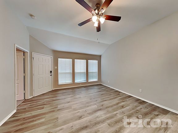 5th image of 1214 Crooked Creek Ct