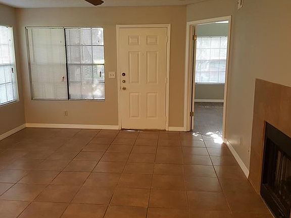 2nd image of 415 Lakepointe 110 Dr