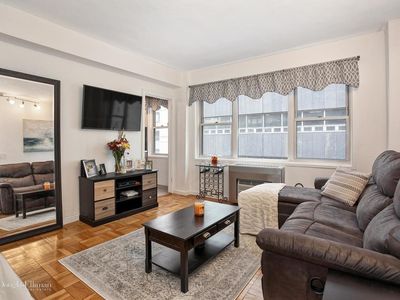 310 E 49th St APT 7J, New York, NY, 10017