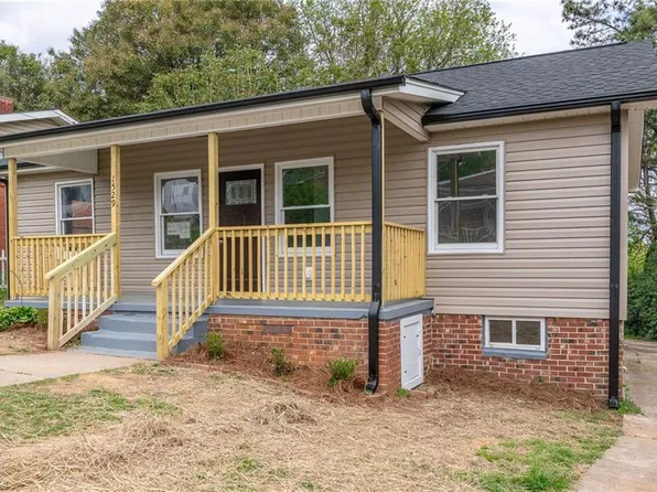 1529 Fitch St, Winston Salem, NC 27107