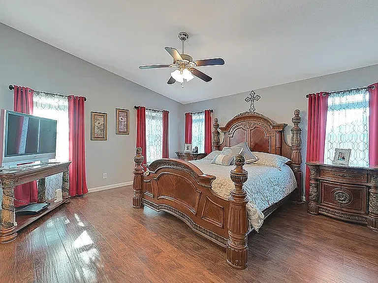 2052 Gold River Dr — Photo 33