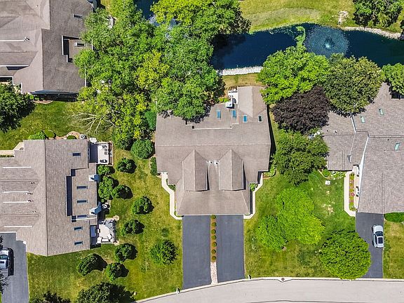 3rd image of 15330 Wilshire Dr