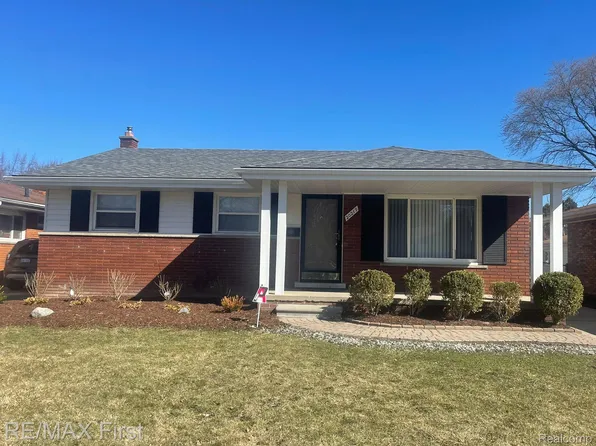 20219 Hunt Club Dr, Harper Woods, MI 48225