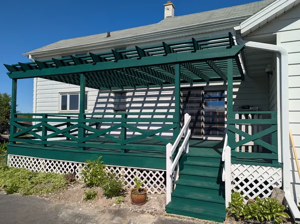 N104W15808 Donges Bay Rd #2, Germantown, WI 53022