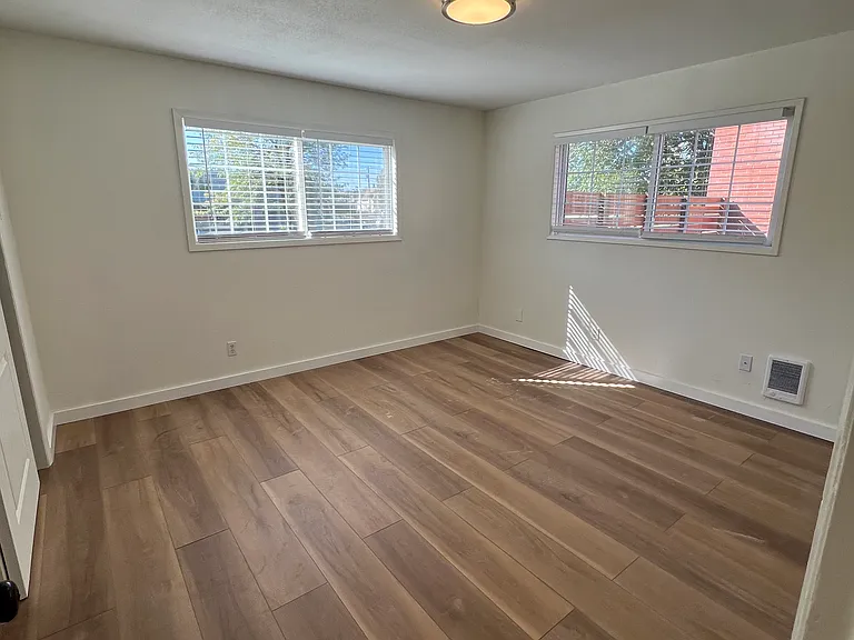 211 E Mission Ave #9 — Photo 6