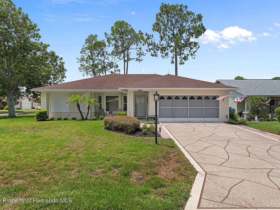 1st image of 7196 Crown Oaks Dr