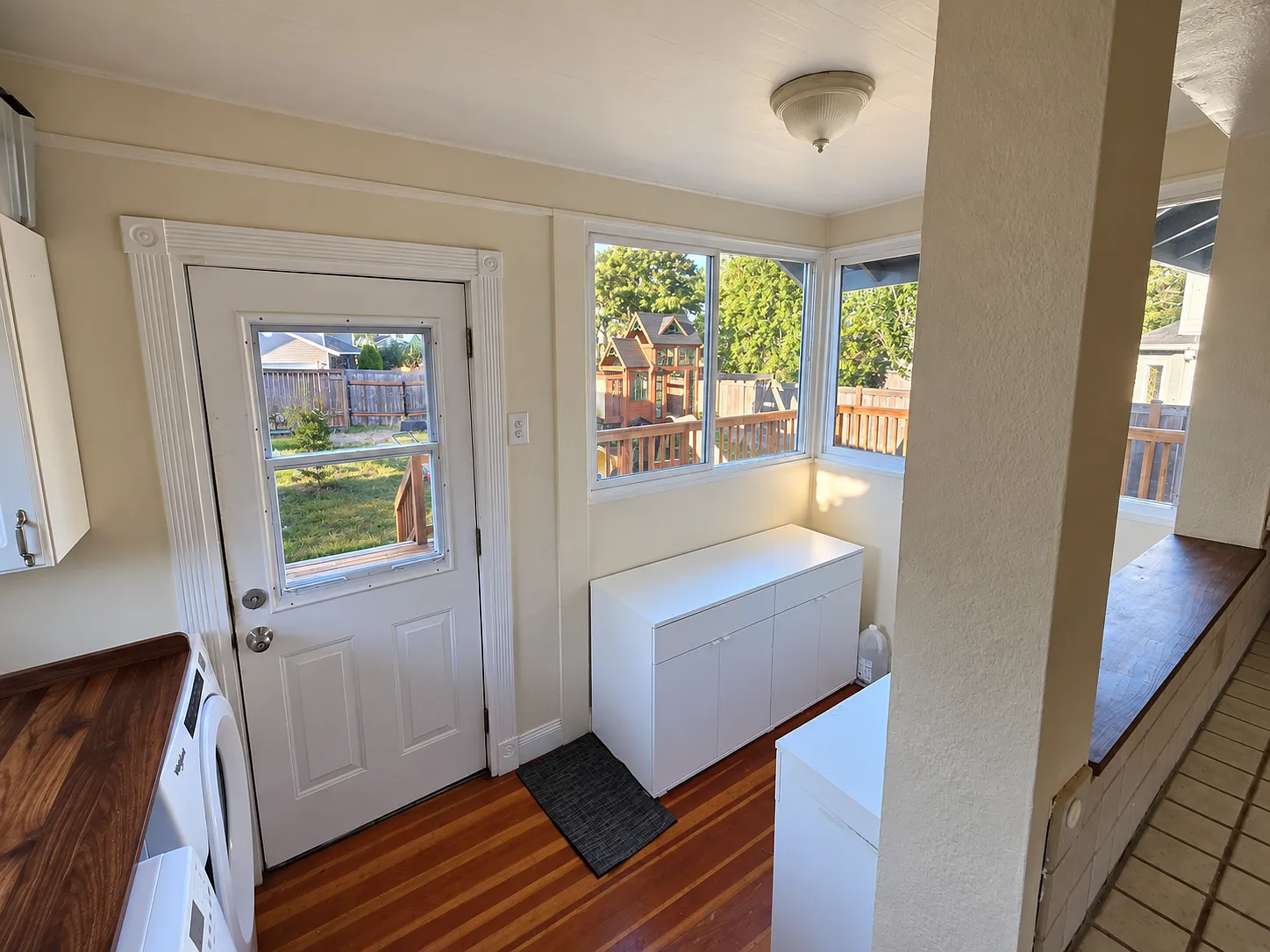 2 bed, 950 sqft, $2,400 — Photo 4