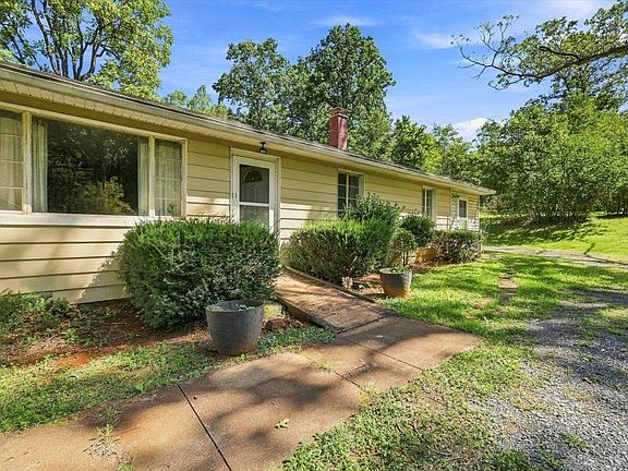 3rd image of 2179 Greenfield Rd