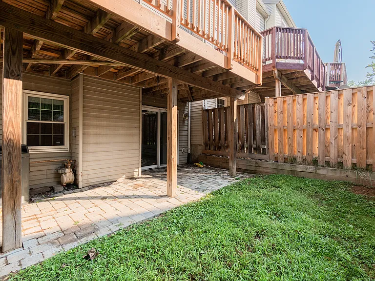 225 Lazy Hollow Dr — Photo 27