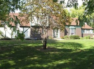 825 Golfview Ct, Salina, KS 67401